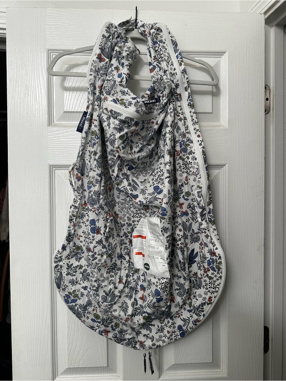 Floral White Off Brand Deluxe+ Dock a tot cover NWOT